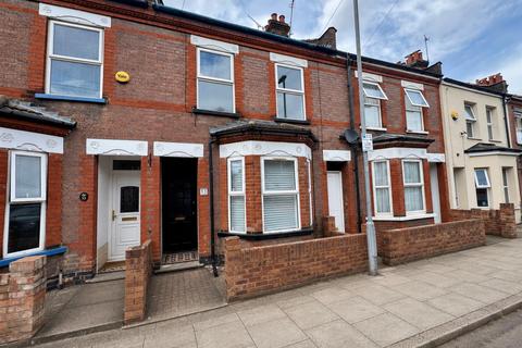 3 bedroom terraced house to rent, Reginald Street, Luton, LU2 7QZ
