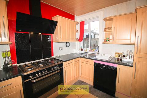 3 bedroom terraced house to rent, Highfield Road Luton LU4 8AZ