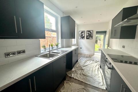 3 bedroom terraced house to rent, Turner Street, Abington, Northampton NN1