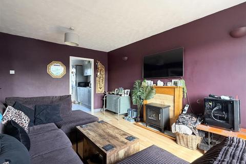 2 bedroom flat for sale, Adrian Close, Hereford