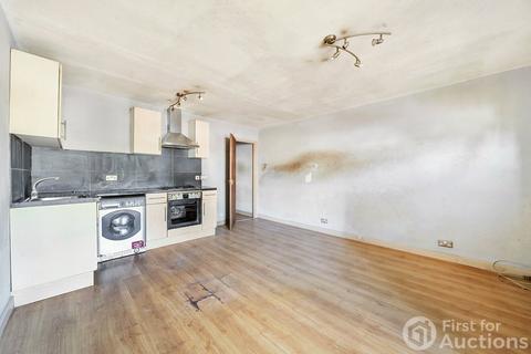 1 bedroom maisonette for sale, Hamilton Avenue, Surbiton