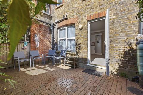 1 bedroom maisonette for sale, London Road, High Wycombe HP11