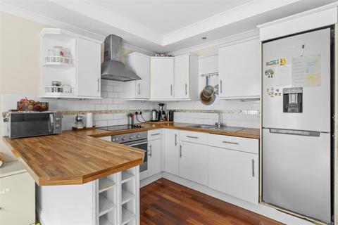 1 bedroom maisonette for sale, London Road, High Wycombe HP11