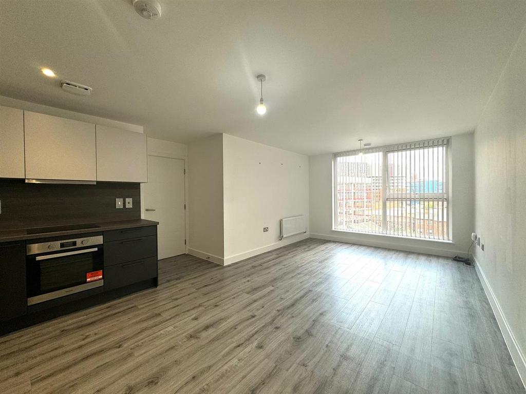 Apartment in Birmingham, Jewellery Quarter - View 2