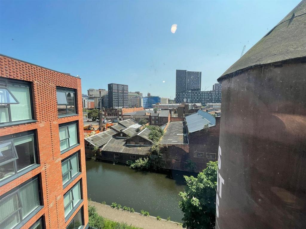 Apartment in Birmingham, Jewellery Quarter - View 3