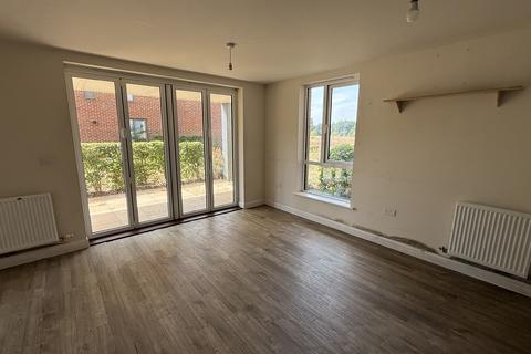 2 bedroom ground floor flat for sale, 58 Renard Way, Trumpington, Cambridge, Cambridgeshire CB2 9EW