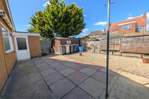 2 bedroom bungalow for sale, Mayfield Grove, Skegness, PE25