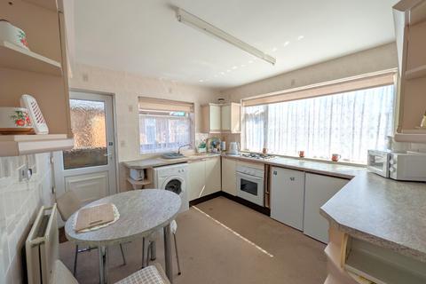 2 bedroom bungalow for sale, Mayfield Grove, Skegness, PE25
