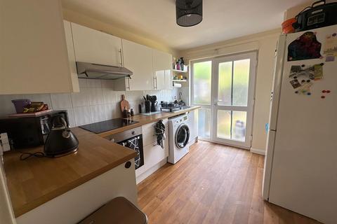 3 bedroom end of terrace house to rent, Drovers Way, Hatfield