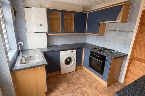 3 bedroom terraced house to rent, Alesia Road, Luton, LU3 3QH