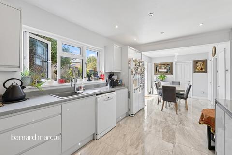 4 bedroom semi-detached house for sale, Ferriers Way, Epsom