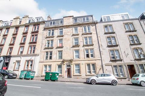 2 bedroom flat to rent, Baffin Street, Dundee DD4