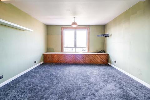 2 bedroom flat to rent, Baffin Street, Dundee DD4