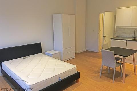 Flat to rent, Bath Road, Slough