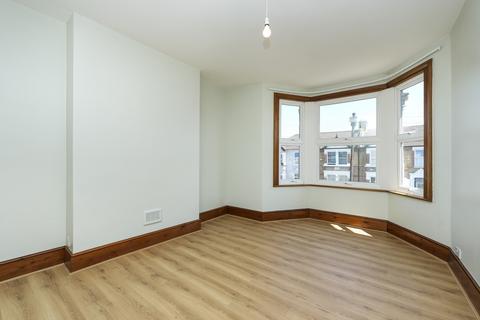 3 bedroom terraced house to rent, Minard Road London SE6