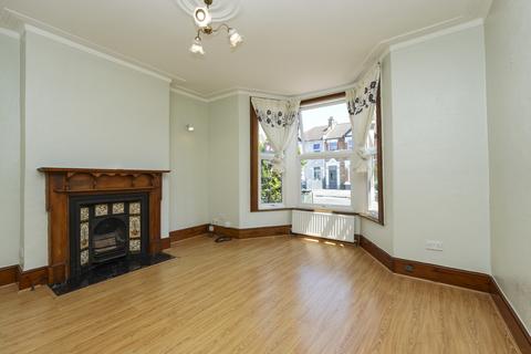 3 bedroom terraced house to rent, Minard Road London SE6