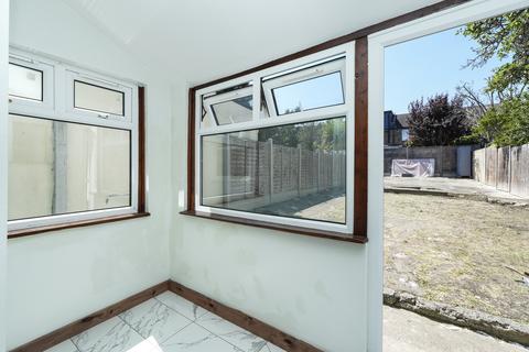 3 bedroom terraced house to rent, Minard Road London SE6