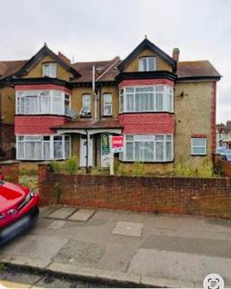 2 bedroom terraced house to rent, Dunstable Road, Luton LU4