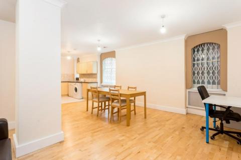 3 bedroom flat for sale, Bayswater, London W2