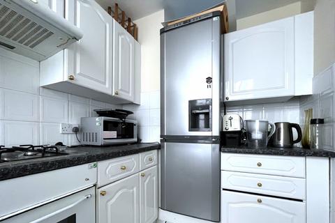 2 bedroom flat for sale, Westminster, London NW1