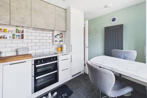 4 bedroom semi-detached house for sale, Howdale Road, Hull, HU8 9JZ