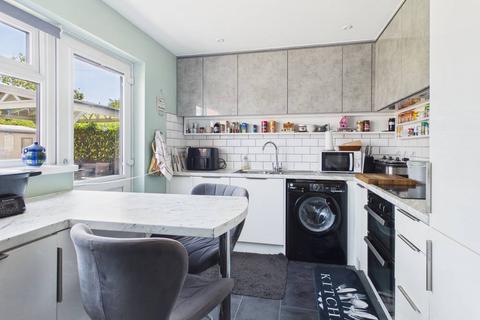 4 bedroom semi-detached house for sale, Howdale Road, Hull, HU8 9JZ