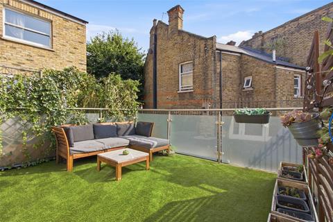 2 bedroom apartment for sale, Wallis Mews, London, N8