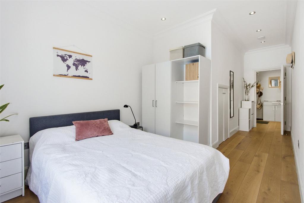 Apartment in London - View 4