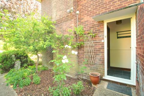 2 bedroom ground floor maisonette for sale, Trinity Close, Bromley BR2