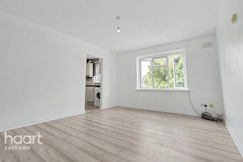 2 bedroom flat to rent, Plaistow Park Road, LONDON