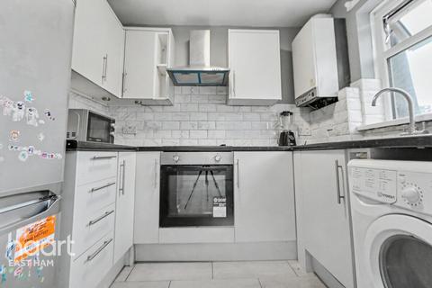 2 bedroom flat to rent, Plaistow Park Road, LONDON