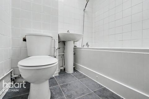 2 bedroom flat to rent, Plaistow Park Road, LONDON