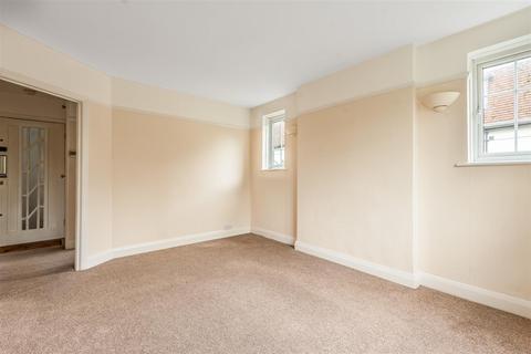 1 bedroom flat to rent, Wentworth Court, Surbiton