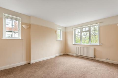 1 bedroom flat to rent, Wentworth Court, Surbiton