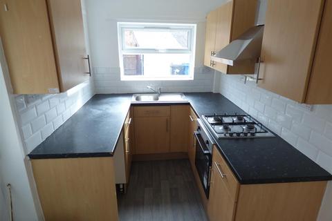 3 bedroom terraced house to rent, King Street, Ilkeston. DE7 8GJ