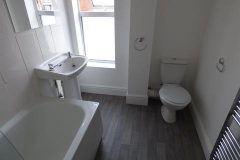 3 bedroom terraced house to rent, King Street, Ilkeston. DE7 8GJ