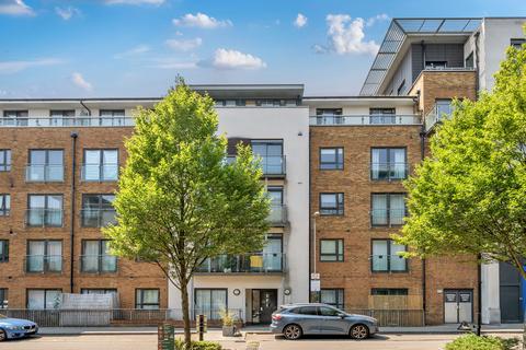 Birdwood Avenue, London