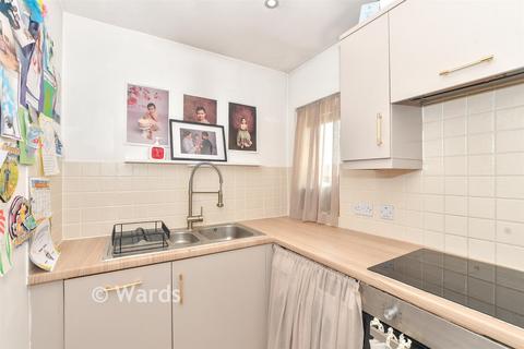 2 bedroom apartment for sale, Bluebell Road, Ashford TN23