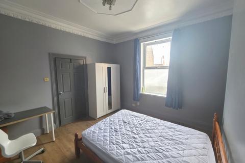 3 bedroom terraced bungalow to rent, Pensher Street, Sunderland, SR4