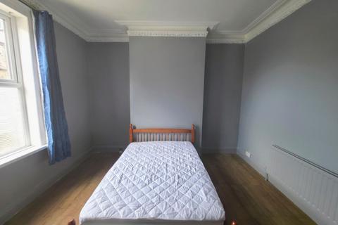 3 bedroom terraced bungalow to rent, Pensher Street, Sunderland, SR4