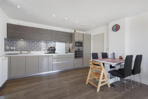 2 bedroom flat to rent, Williams Way, Wembley