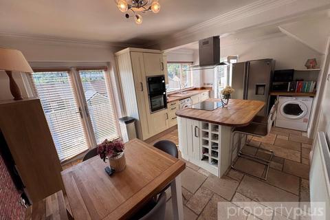 3 bedroom semi-detached house for sale, Heather Way, Porth, Rhondda Cynon Taff, CF39