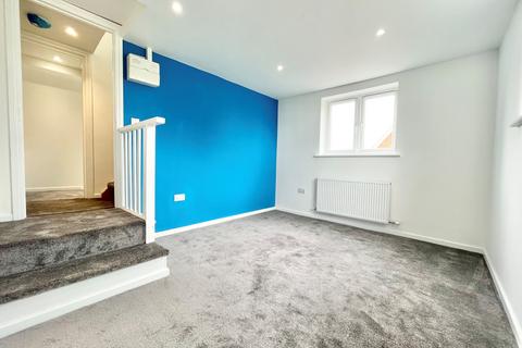 Studio to rent, Waterworks Road, Norwich, NR2