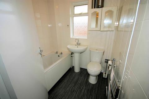 3 bedroom semi-detached house to rent, Icknield Catchment