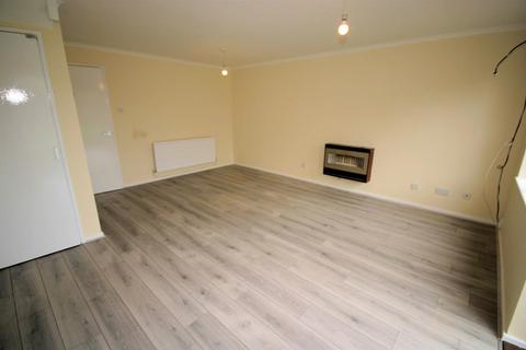 3 bedroom semi-detached house to rent, Icknield Catchment