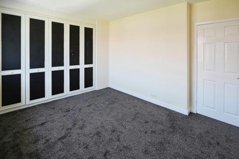 3 bedroom semi-detached house to rent, Largs Walk, Manchester