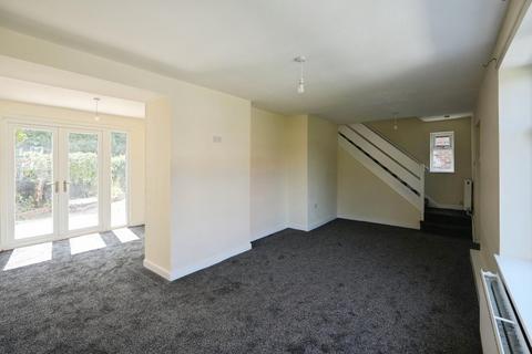 3 bedroom semi-detached house to rent, Largs Walk, Manchester