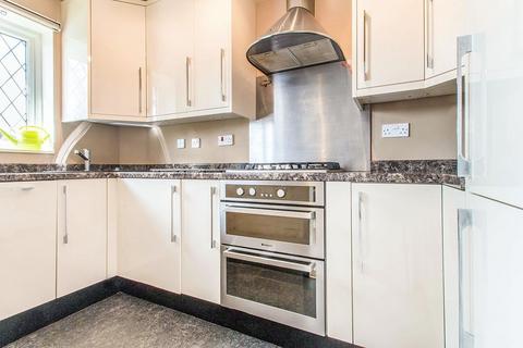 2 bedroom apartment to rent, Thirlmere Close, West Yorkshire LS11