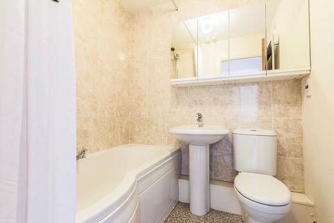2 bedroom apartment to rent, Thirlmere Close, West Yorkshire LS11