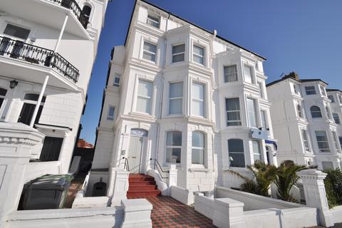 2 bedroom flat to rent, South Cliff, Eastbourne, BN20